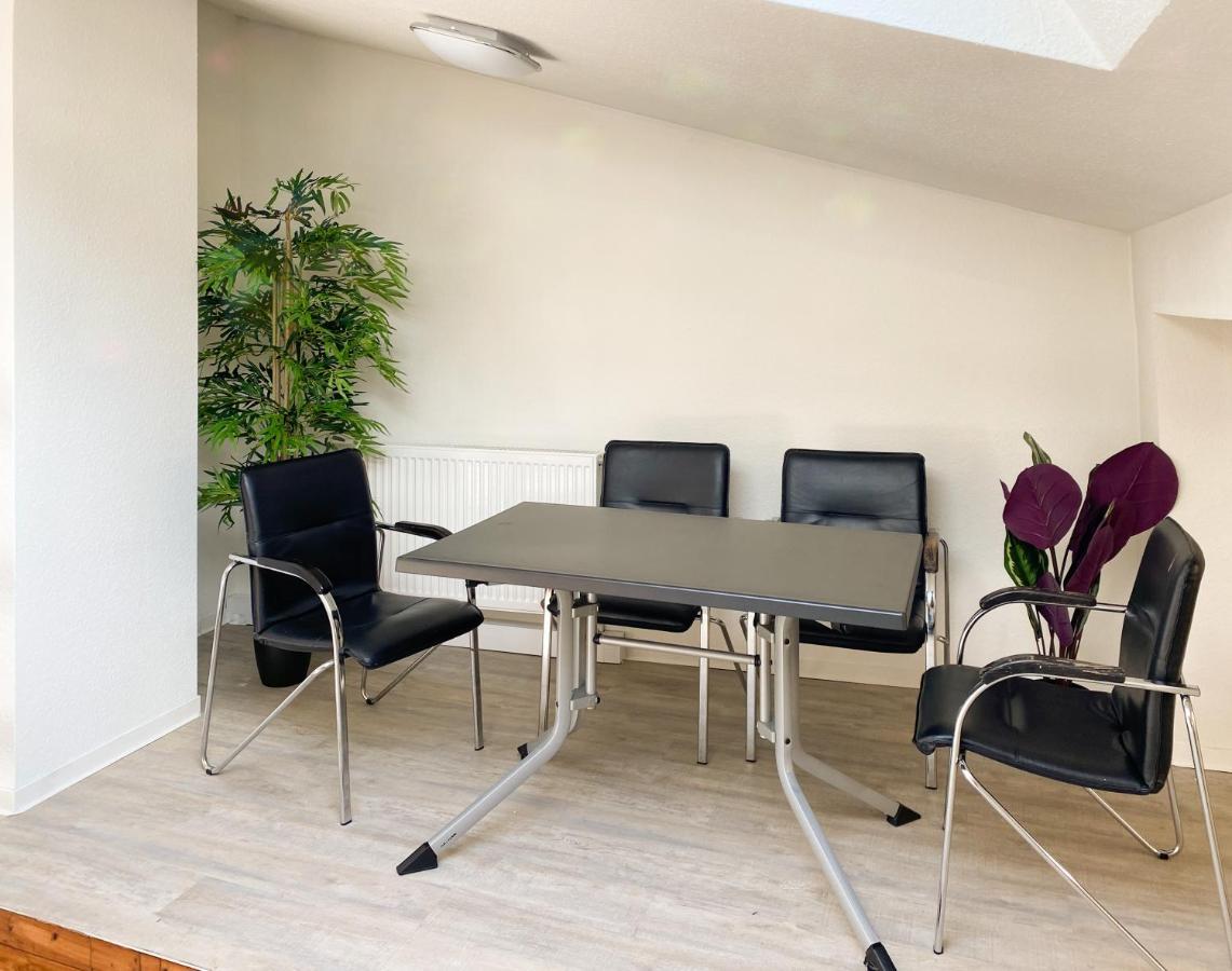 Traumhaftes Privatzimmer In Karlsruhe Bagian luar foto