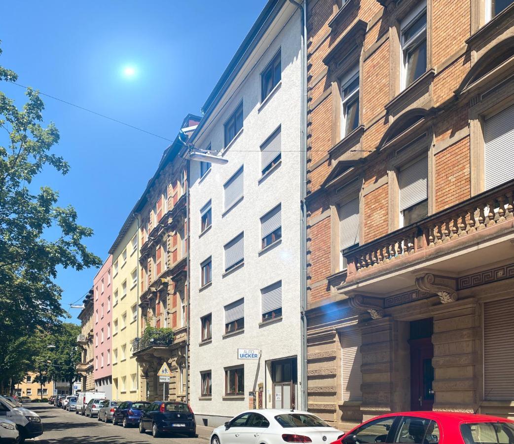 Traumhaftes Privatzimmer In Karlsruhe Bagian luar foto