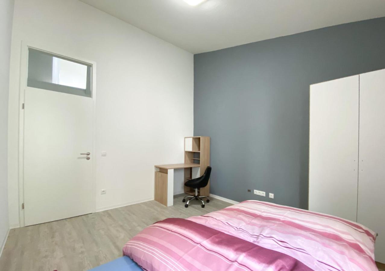 Traumhaftes Privatzimmer In Karlsruhe Bagian luar foto