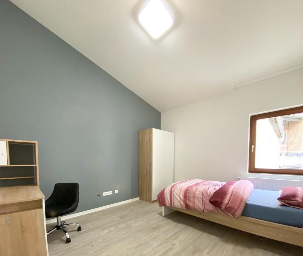 Traumhaftes Privatzimmer In Karlsruhe Bagian luar foto