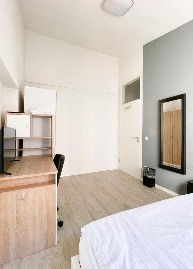 Traumhaftes Privatzimmer In Karlsruhe Bagian luar foto