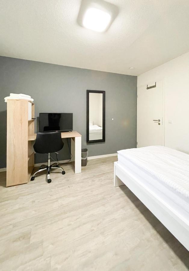 Traumhaftes Privatzimmer In Karlsruhe Bagian luar foto