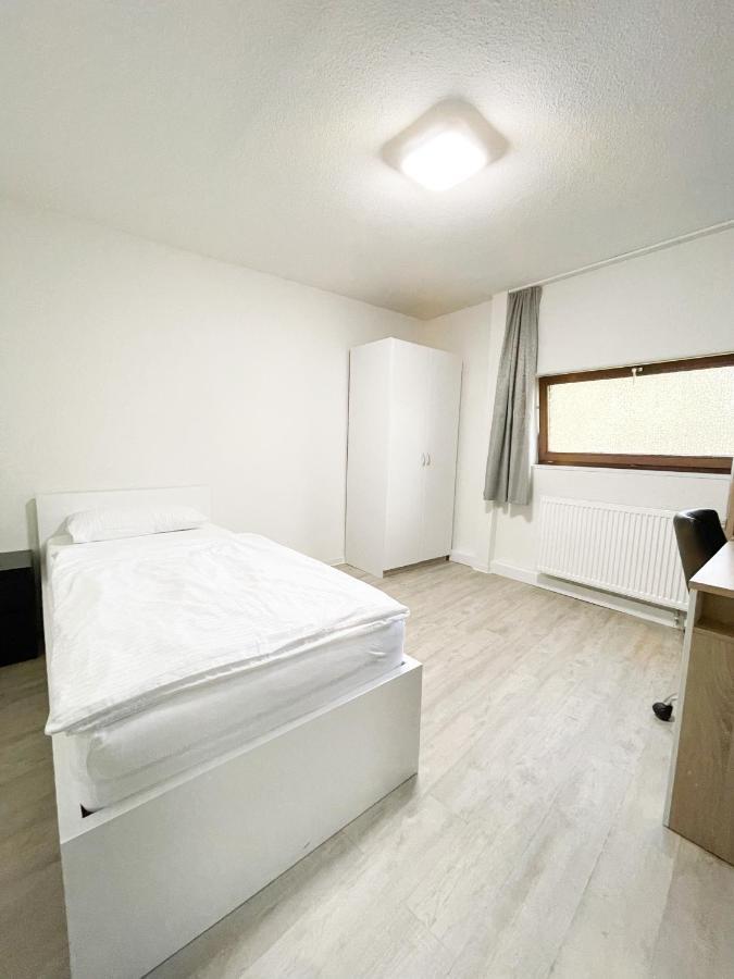 Traumhaftes Privatzimmer In Karlsruhe Bagian luar foto