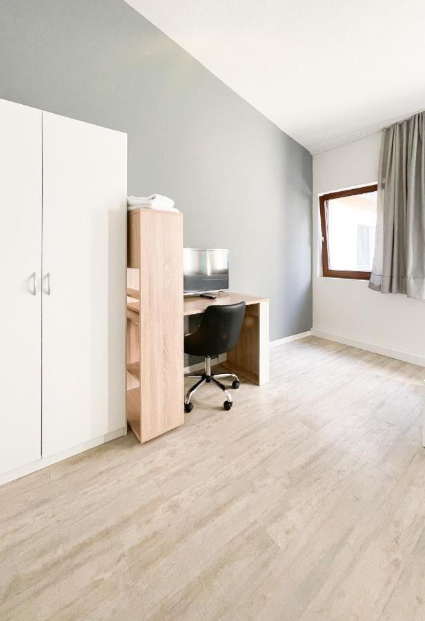 Traumhaftes Privatzimmer In Karlsruhe Bagian luar foto